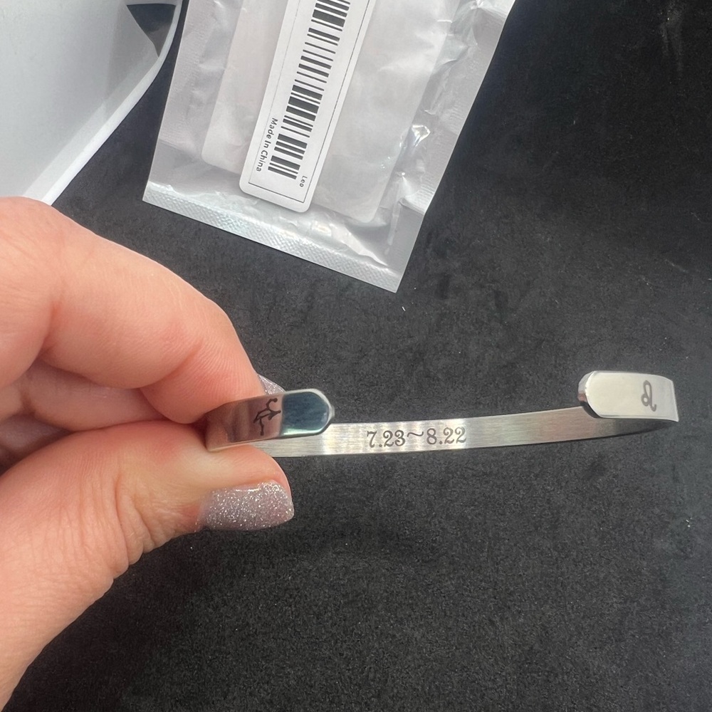 LEO Bracelet-Bangle - Picture 2 of 13